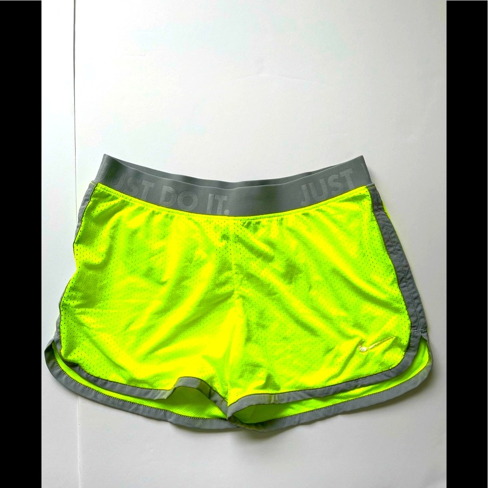 BRIGHT and COMFY NIKE DRI- FIT KNOCKOUT Shorts!!